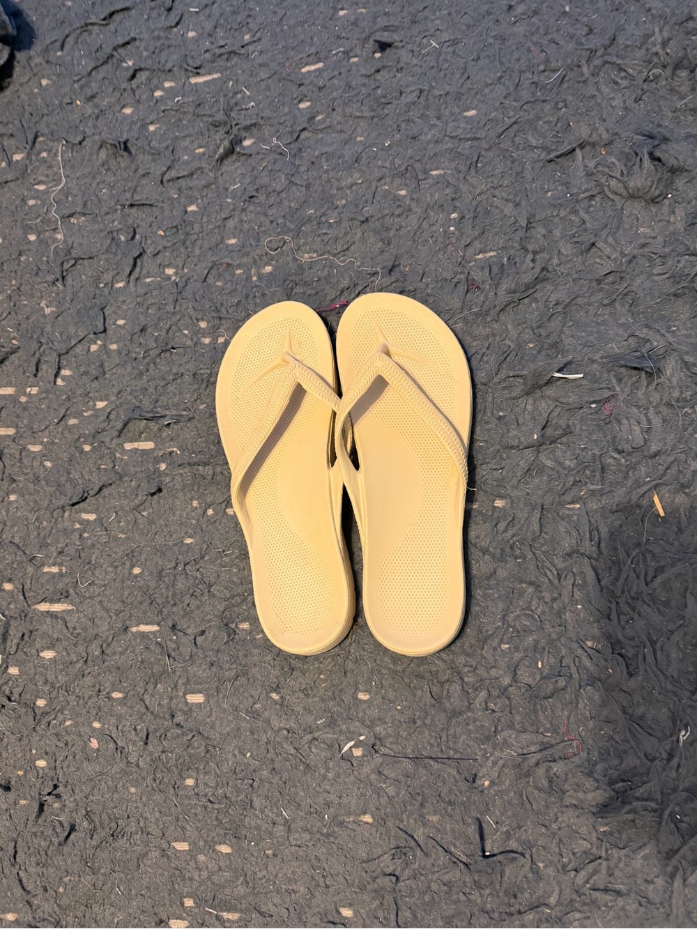 SHEIN Yellow Flip Flop Sandals - Simple Thong Design